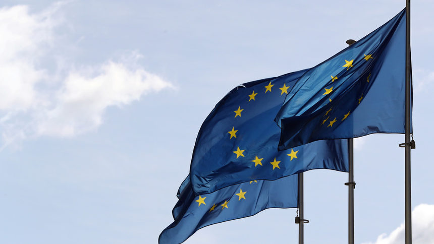 ЕС засилва защитата на хората, подаващи сигнали за нередности