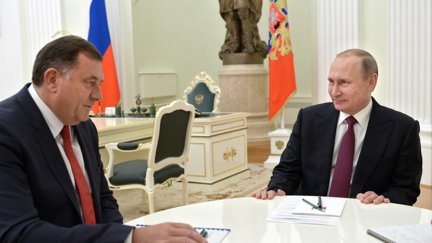 Сръбският член на босненското президентство и бивш президент на Република Сръбска Милорад Додик с руския държавен глава Владимир Путин в Кремъл, септември 2016 г.