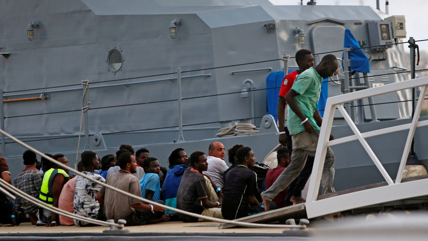 Страните от ЕС не успяха да договорят план за разпределяне на спасени мигранти