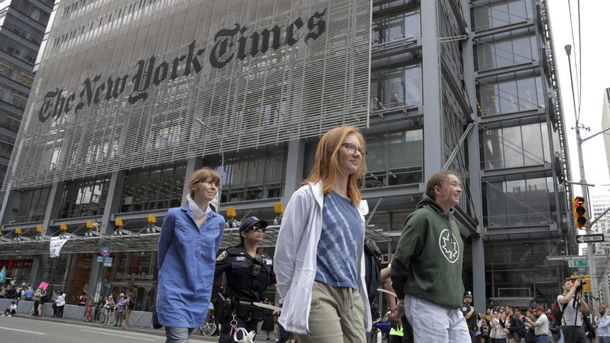 Белият дом спря абонамента си за "Ню Йорк таймс" и "Вашингтон пост"
