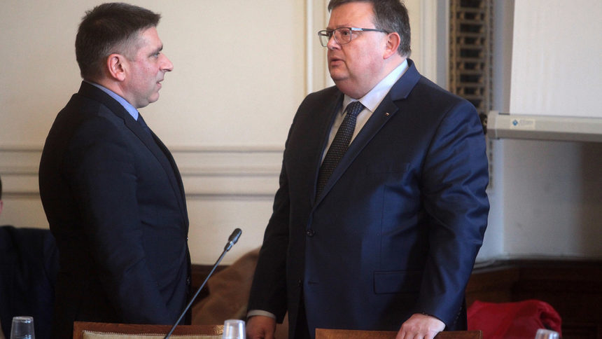 Законът на Данаил Кирилов застрашава независимостта на съда