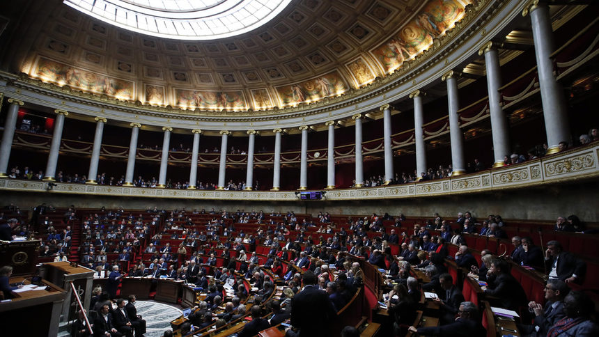 От играчки до касови бележки: Френският парламент гласува закон срещу разхищенията