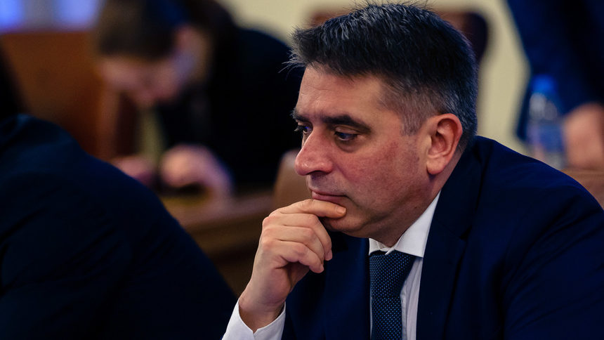Кого ще пуснат САЩ на тяхна територия е тяхна работа. Но е наша работа за какво се иска дисциплинарното уволнение на съдия Миталов от Данаил Кирилов.