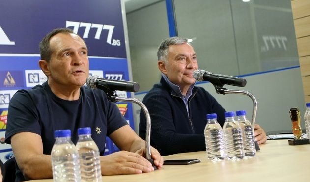 Васил Божков е имал служебен паспорт от 2011 година