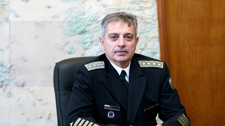 Адмирал Емил Ефтимов е новият началник на отбраната