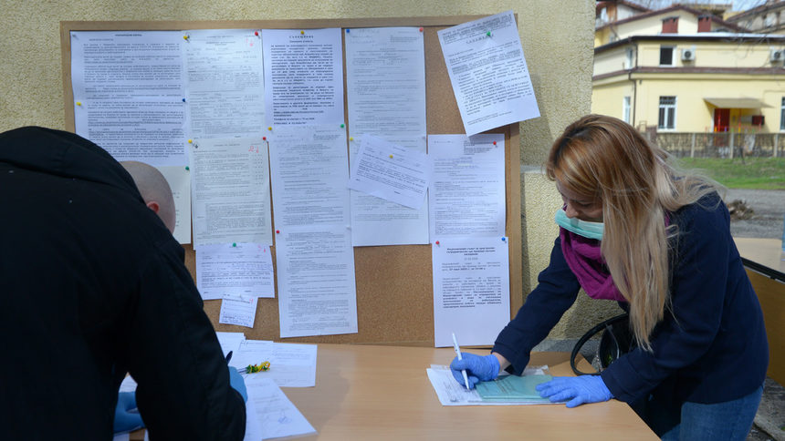 Още офиси на бюрата по труда в големите градове обеща социалният министър