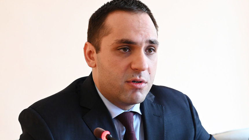 Фалирали са около 15% от спрените заради кризата бизнеси, обяви Караниколов