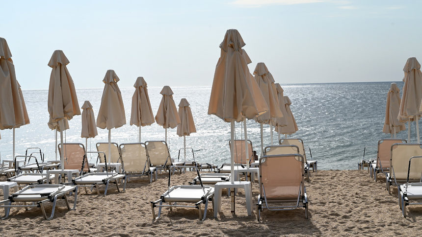 Всички чиновници на Черно море - туризмът търси посоки за летния сезон