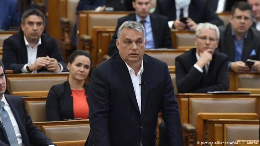 Защо хора на Орбан купуват медии в Северна Македония и Словения