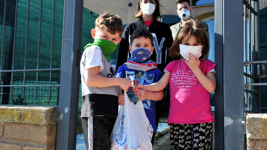Италия гладува заради коронавируса, съвсем буквално