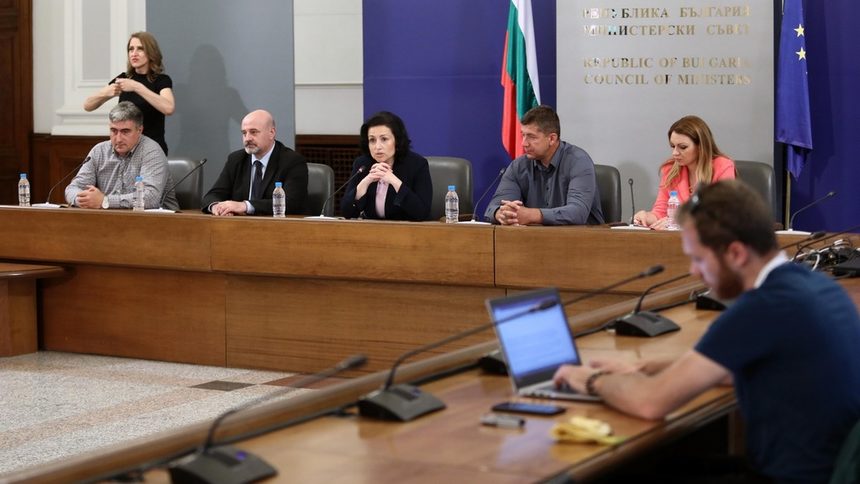 В четвъртък земеделският министър Десислава Танева заедно с представители на браншовите организации в рибарския сектор представиха новите компенсации за сектора покрай кризата с коронавируса