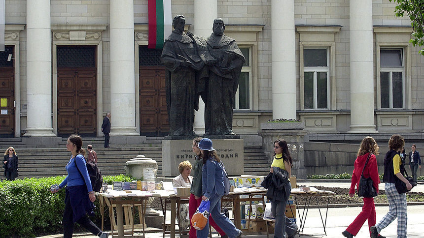 Износът на културна революция сред славянския свят представлява абсолютният български връх на световната културна сцена.