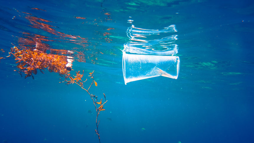 Замърсяването с пластмаса в Атлантическия океан е десет пъти над очакваното