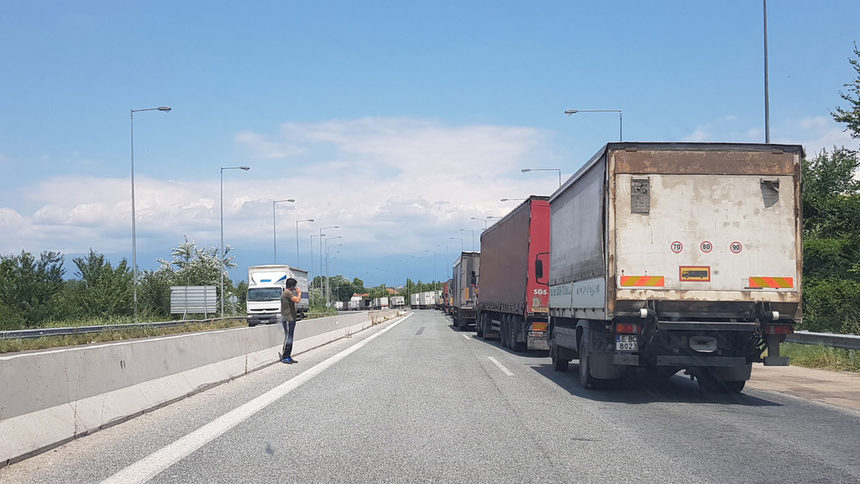 Коронавирусът в България: "Илинден - Ексохи" се отваря за камиони от 7 септември (хронология)