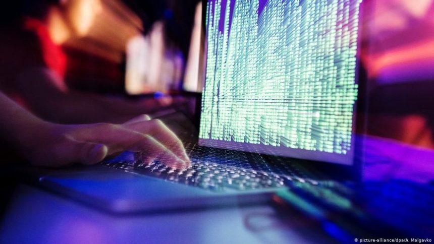 Онлайн платформата е била администрирана от висококвалифициран български компютърен специалист.