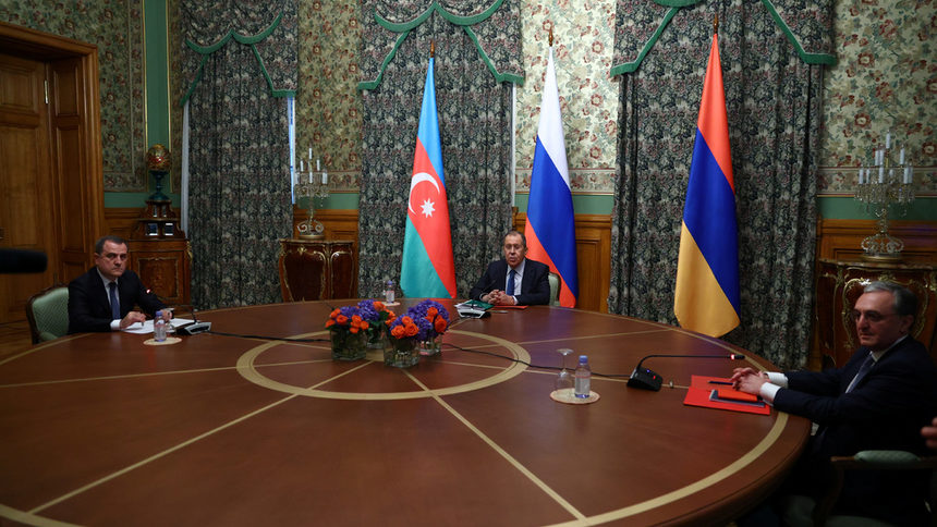 Външните министри на Русия, Азербайджан и Армения - Сергей Лавров, Джейхун Байрамов и Зохраб Мнацаканян - в Москва.