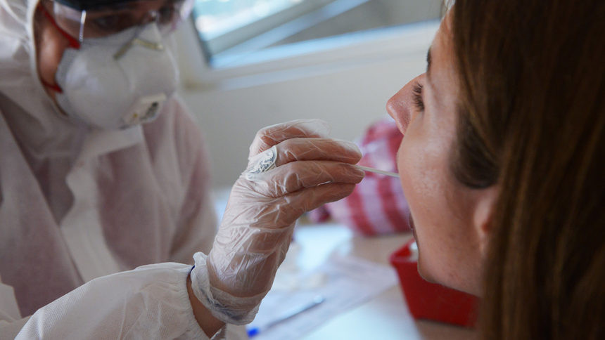 Коронавирусът в България: Здравната каса намали изискваните симптоми за издаване на направления за тестове