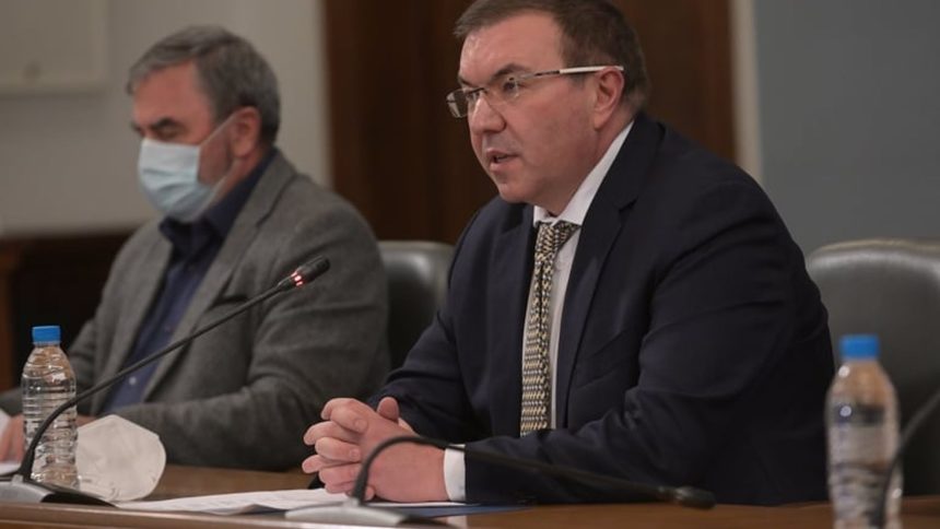 Коронавирусът в България: Бизнес намекна за "масово и нежелано струпване на хора", ако няма компенсации