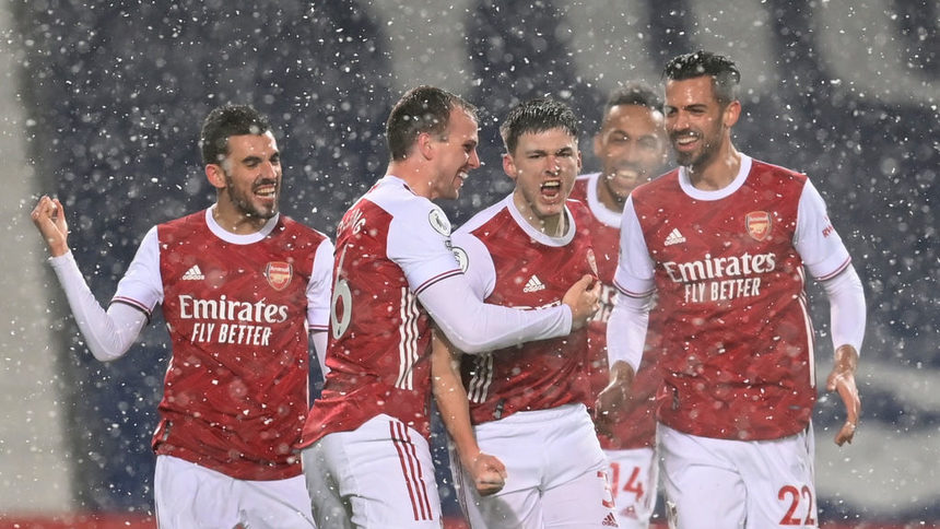 "Арсенал" продължи възхода си с разгром под снега в Уест Бромич