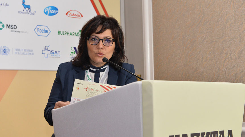 Проф. Асена Сербезова бе обвинена от прокуратурата, че всява страх и паника, след като през април даде две интервюта пред БНР и БНТ, в които предупреждава за предстоящ недостиг на лекарства заради световната пандемия от коронавирус