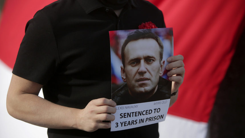 САЩ заплашиха Русия с "последици", ако Навални умре в затвора, екипът му обяви национален митинг