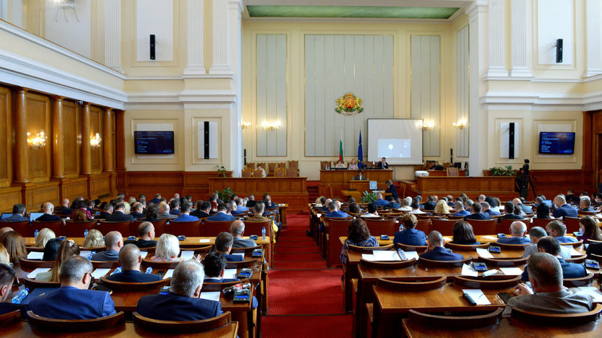 Актуализацията на бюджета: кабинетът умолява, но в парламента имат резерви