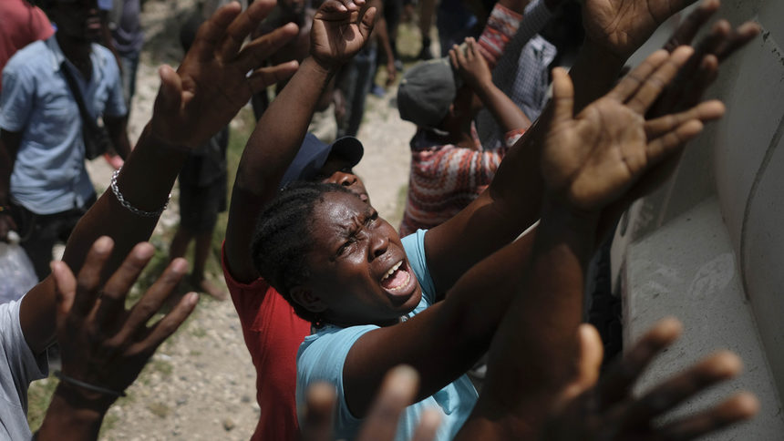 Жертвите на земетресението в Хаити достигнаха 2207 души