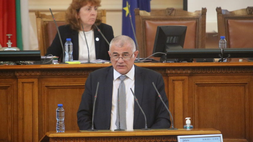 Председателят на социалната комисия Георги Гьоков, БСП, обяви, че преди второто четене на бюджета партията му ще внесе свое предложение за промяна на пенсиите