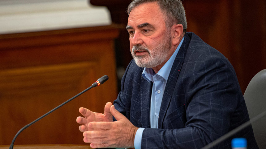 Коронавирусът в България: масова имунизация с трета доза засега не е необходима