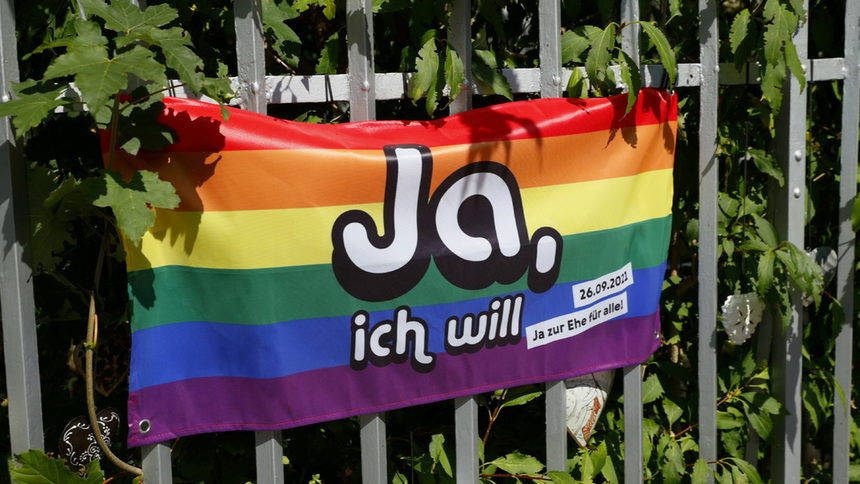 Швейцарците одобриха еднополовите бракове дори в най-консервативните кантони