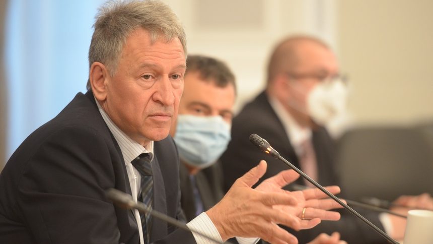 Коронавирусът в България: Обмисля се спиране на плановите операции (хронология)