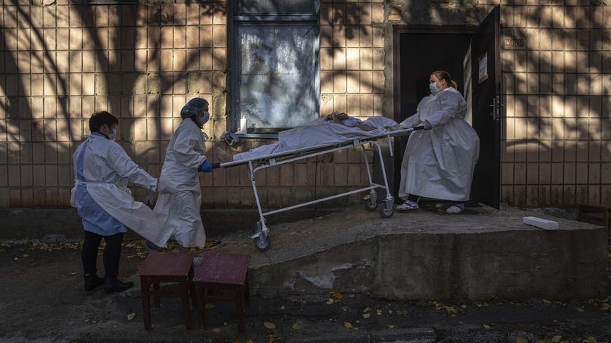 Европа в епицентъра на пандемията, очакват се половин милион жертви