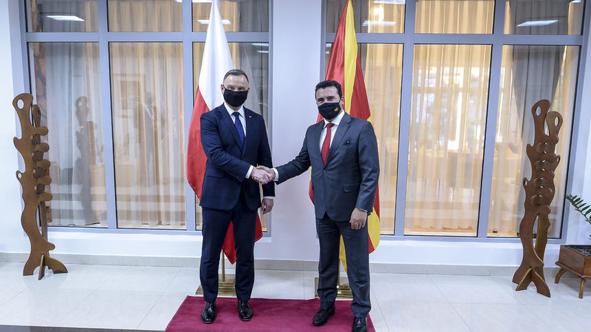 Полският президент Анджей Дуда с македонския премиер Зоран Заев