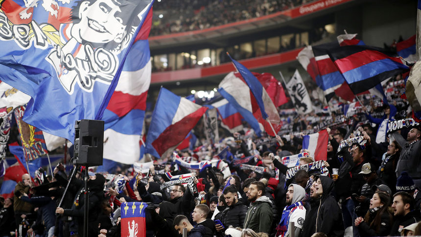Бъдещето на френския футбол е заложено на карта, смята министърът на спорта
