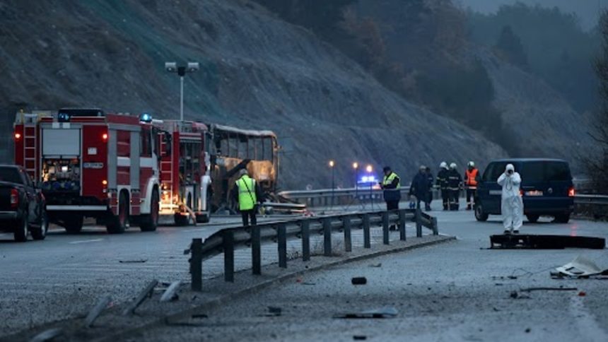Македонски автобус се запали на магистрала "Струма", 46 души загинаха (обновена)