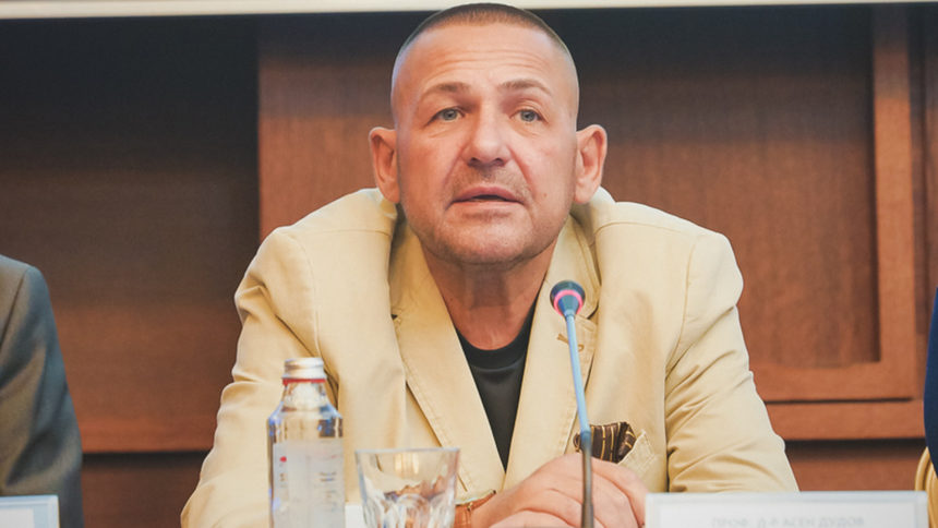Проф. д-р Асен Дудов, началник на Клиниката по медицинска онкология в "Аджибадем Сити клиник Младост"