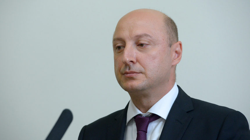 При планиран дефицит настоящият бюджет може да приключи с излишък, смята финансовият министър