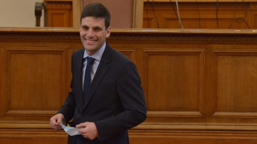 "Добър ред с добри закони": кой е новият председател на Народното събрание Никола Минчев