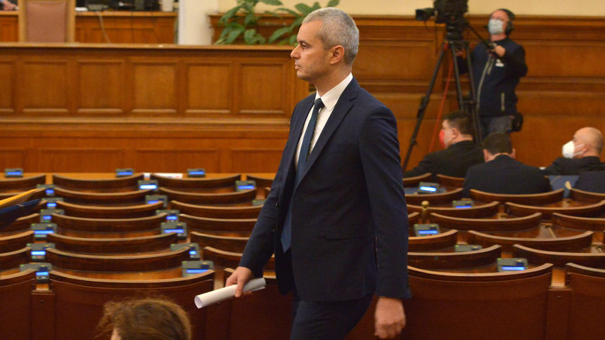 Костадин Костадинов поискал да се откаже от имунитета си