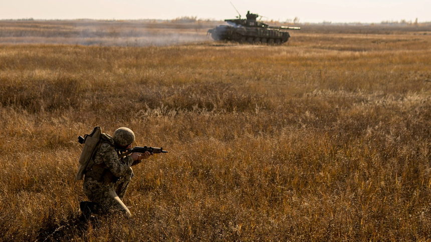 Украинската армия не би се справила с подобна заплаха, смятат експерти.
