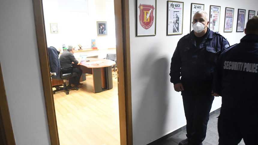 Редакцията на в. "Труд" беше запечатана, Блъсков обяви гражданско неподчинение (обновена)