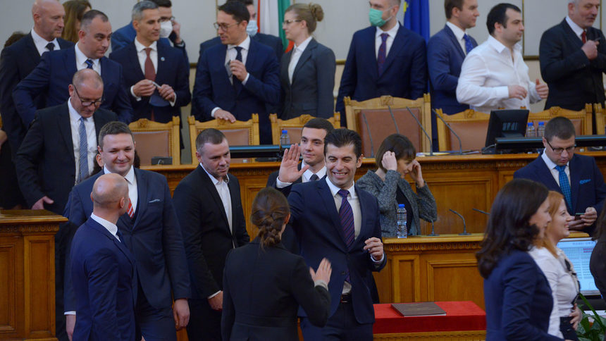 Щом лидерите не желаят да се съберат дори за стратегическите обсъждания и процеса на планиране на 4-годишния си мандат, какъв е шансът да го направят за разрешаване на текущ проблем?