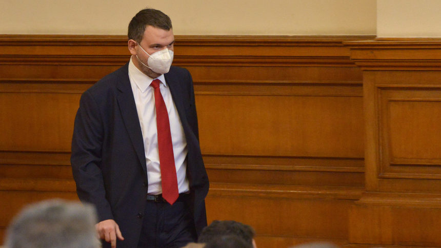 Пеевски е декларирал над 7 млн. лева във влогове преди санкциите по "Магнитски"