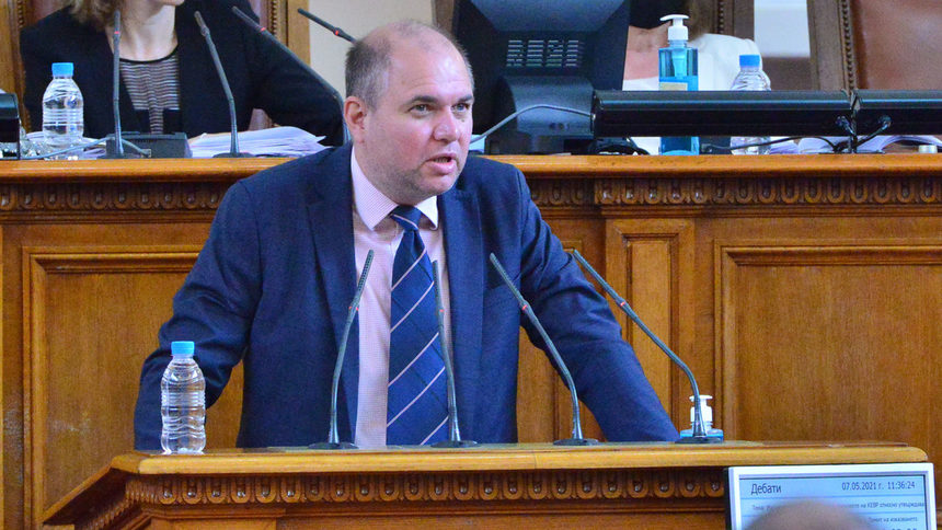 До края на деня ще стане известно дали Борислав Сандов ще е номинацията за министър на екологията