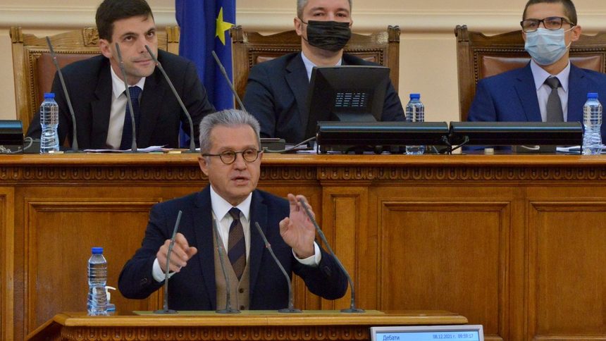ДПС предупреди председателя на парламента, че може да бъде отстранен, ако отнема думата на опозицията