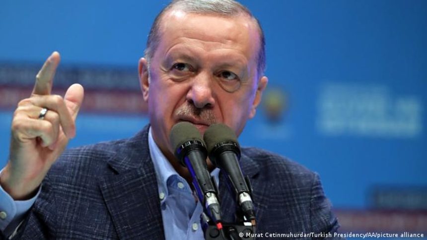 Ердоган иска да спасява турската икономика с "китайски модел"