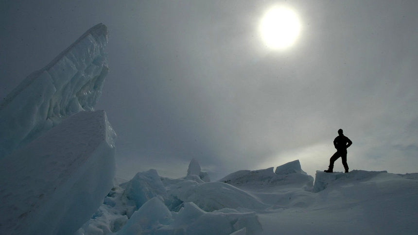 Учени откриха бюст на Ленин наблизо до Южния полюс