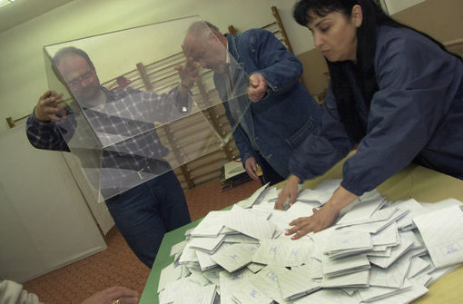 Ще се броят бюлетини, снимката е от 2009 г.