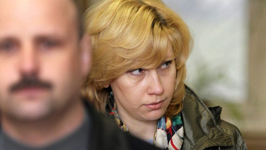 Московски съд освободи предсрочно юриста на ЮКОС