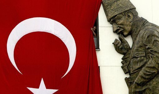 Турция привика австрийския шарже д'афер заради "циничен" надпис на австрийското летище